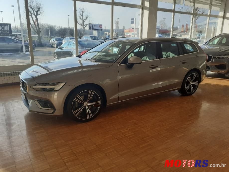 2019' Volvo V60 D4 photo #1