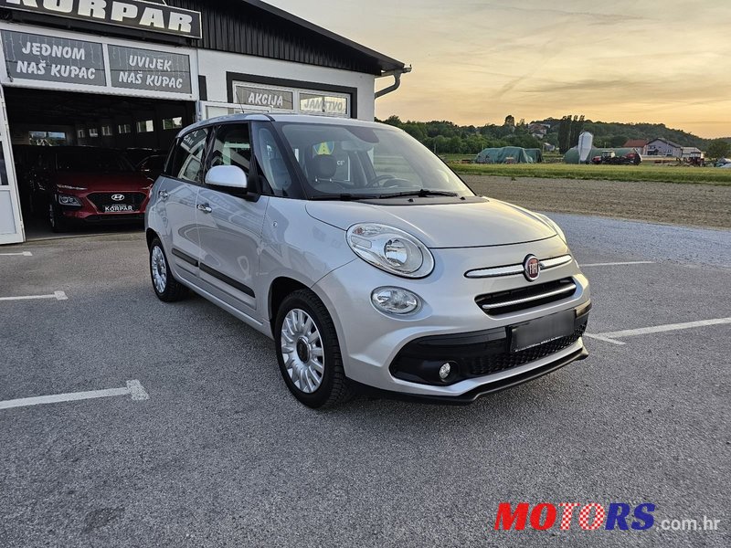2018' Fiat 500L 1.4 16V City photo #3