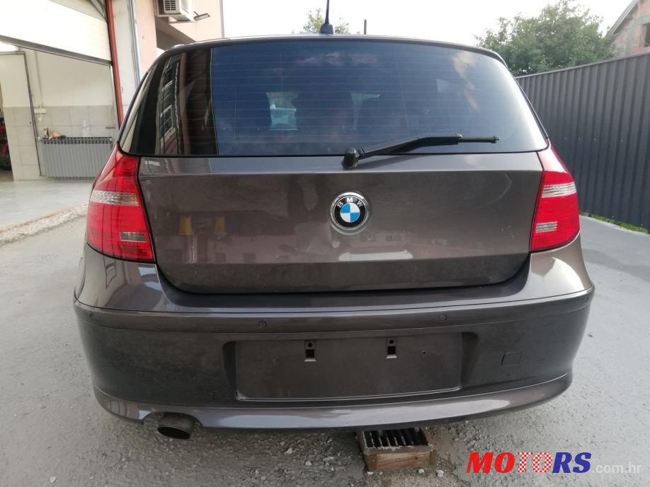 2009' BMW Serija 1 118D photo #5