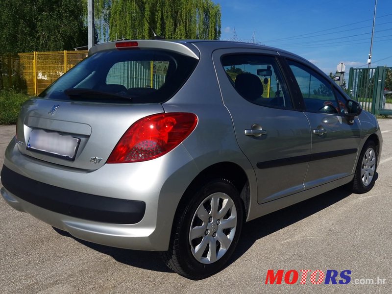 2007' Peugeot 207 1,4 16V photo #6