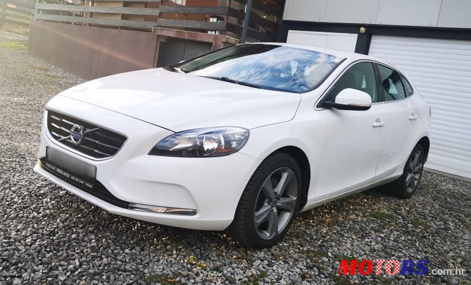 2016' Volvo V40 D2 photo #1