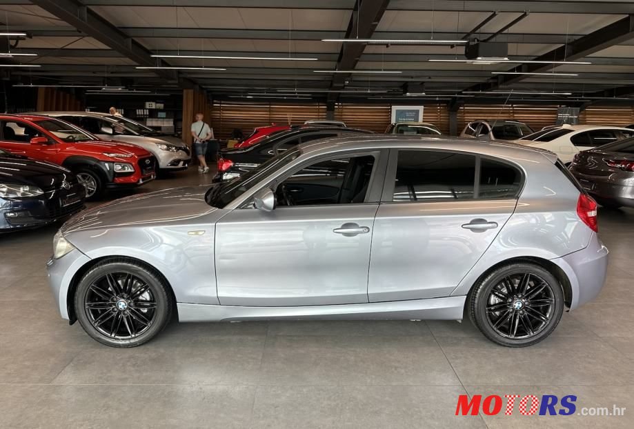 2010' BMW Serija 1 118D photo #4