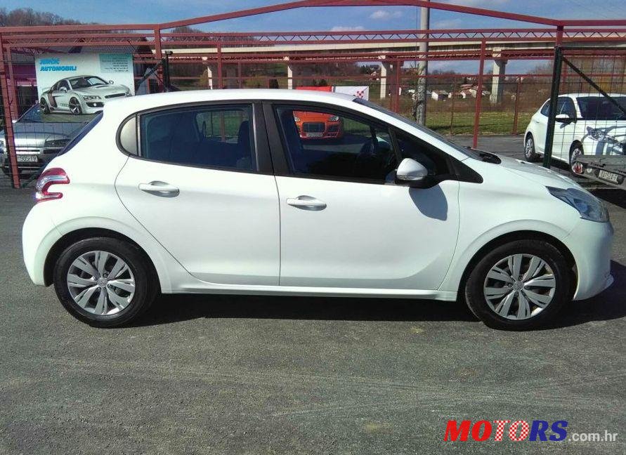2013' Peugeot 208 1,4 Hdi photo #2