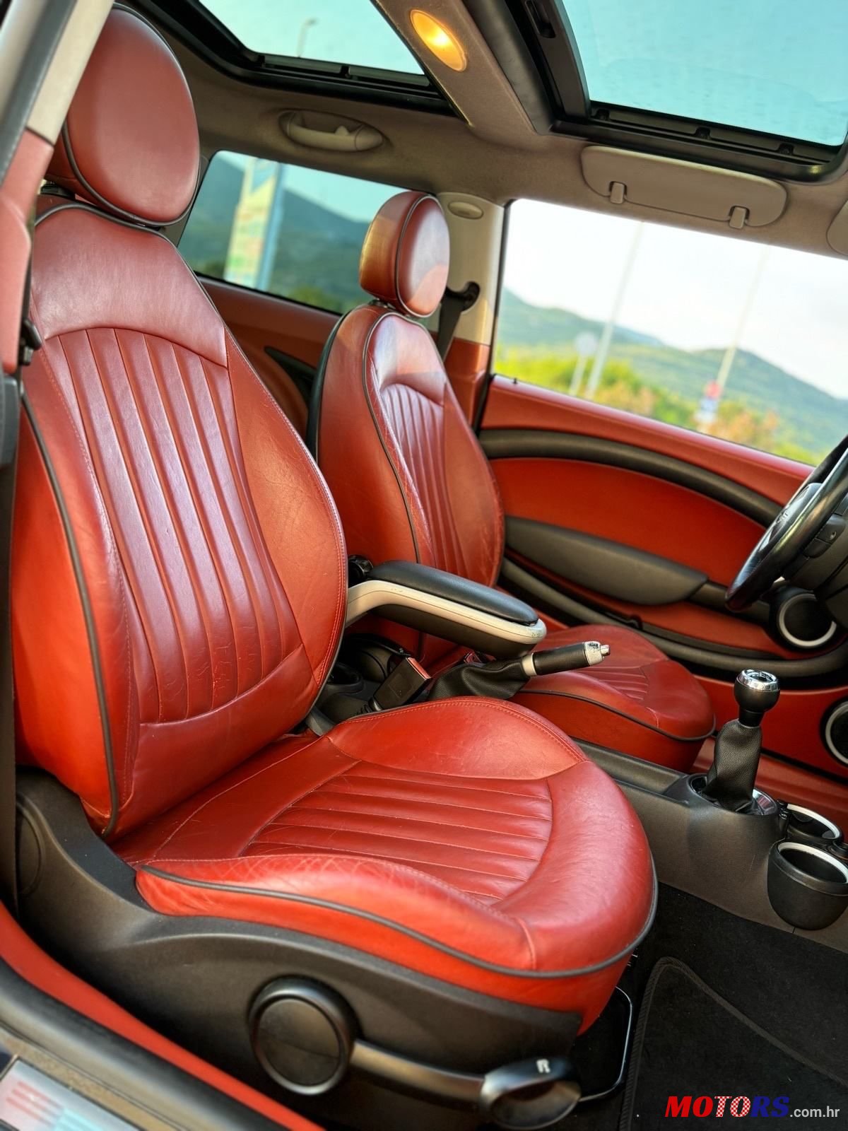 2007' MINI Cooper Cooper D photo #4