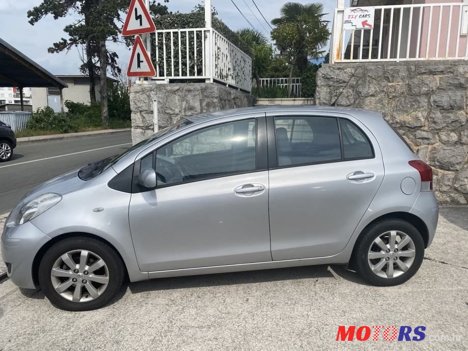 2009' Toyota Yaris photo #5