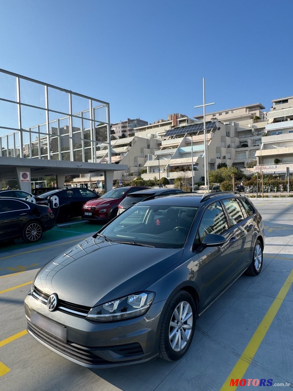2017' Volkswagen Golf VII Variant photo #6