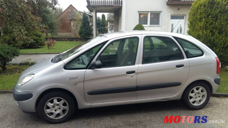2001' Citroen Xsara Picasso photo #1