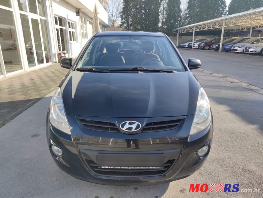 2010' Hyundai i20 1,2 photo #2