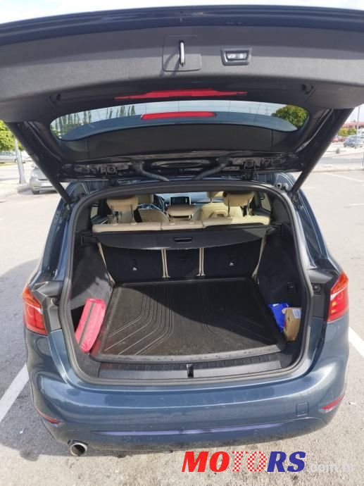 2016' BMW Serija 2 216D photo #6