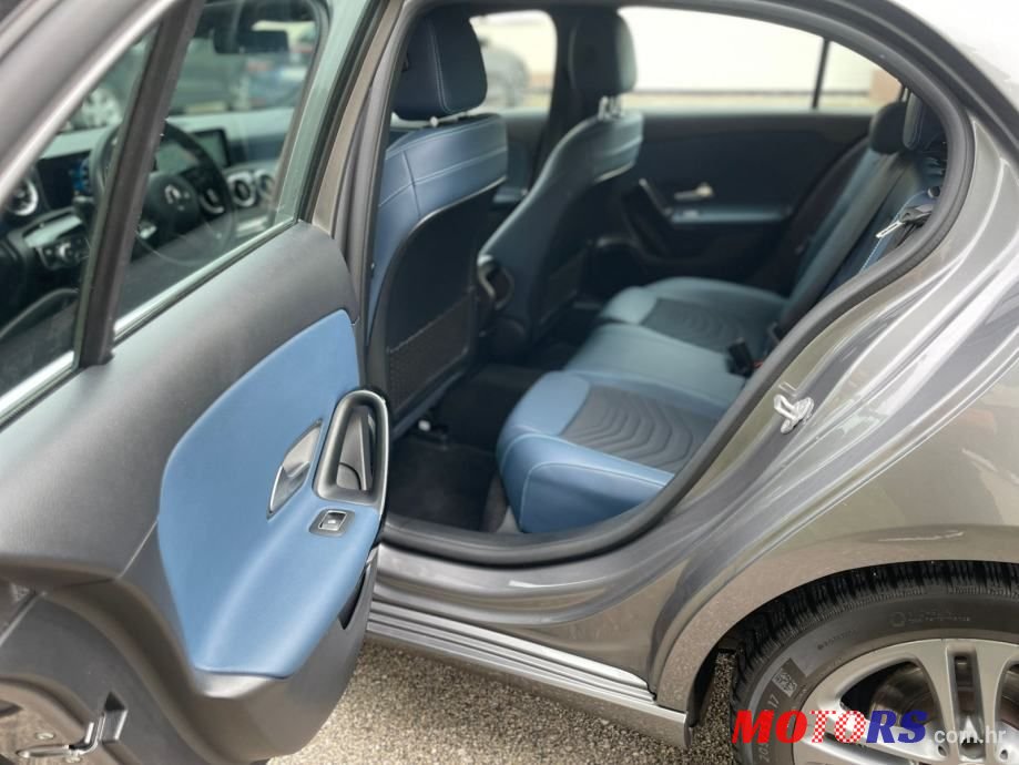 2020' Mercedes-Benz A-Klasa 180 D photo #4