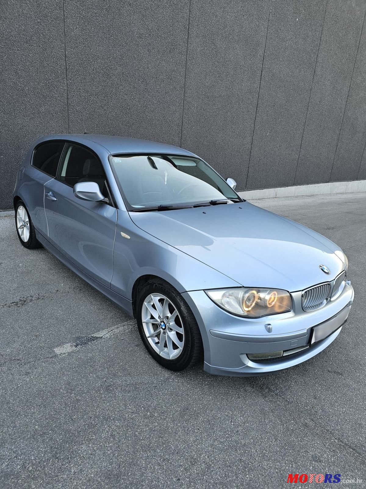 2011' BMW Serija 1 116D photo #2