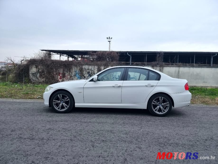 2010' BMW Serija 3 318D photo #3
