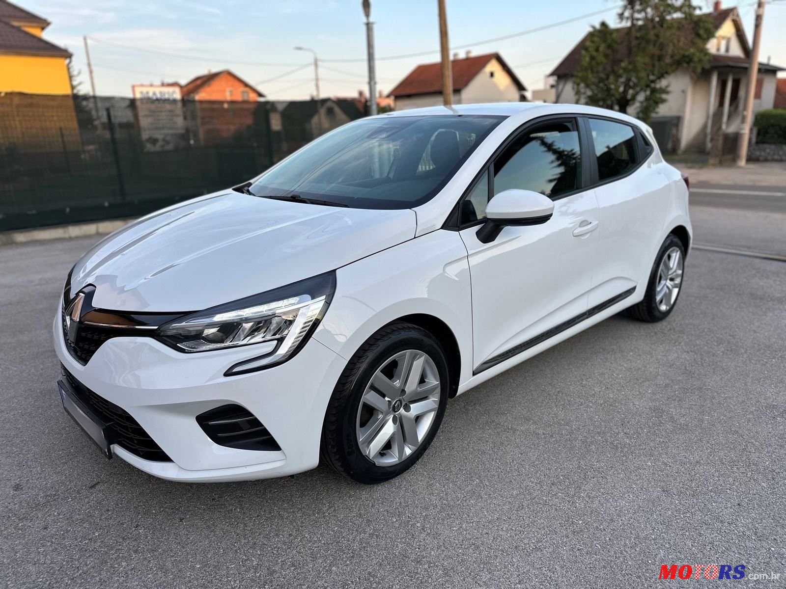 2020' Renault Clio Tce photo #1