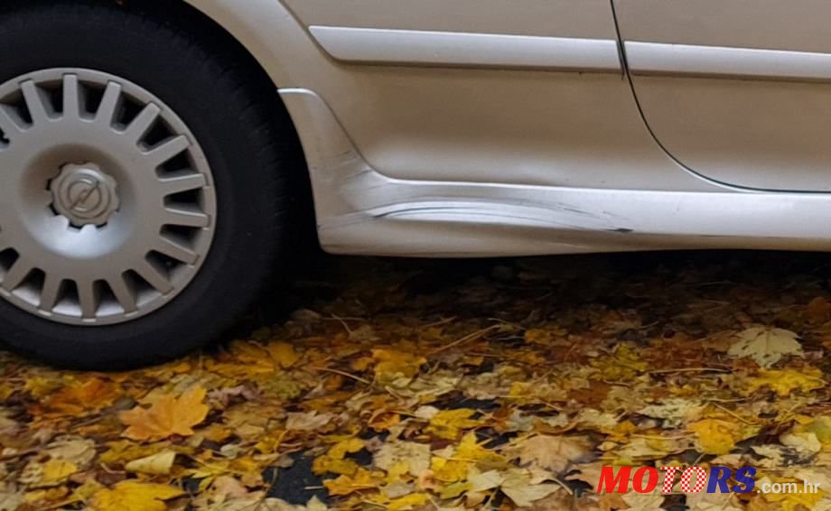 2009' Opel Astra Sport photo #5