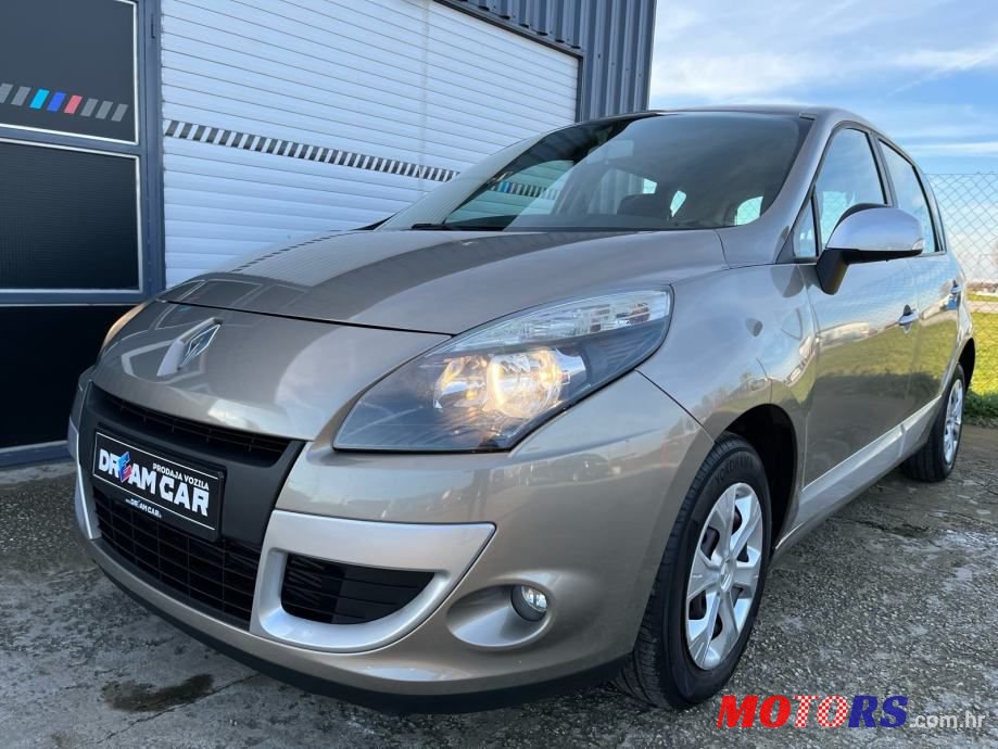 2011' Renault Scenic 1,5 Dci photo #2