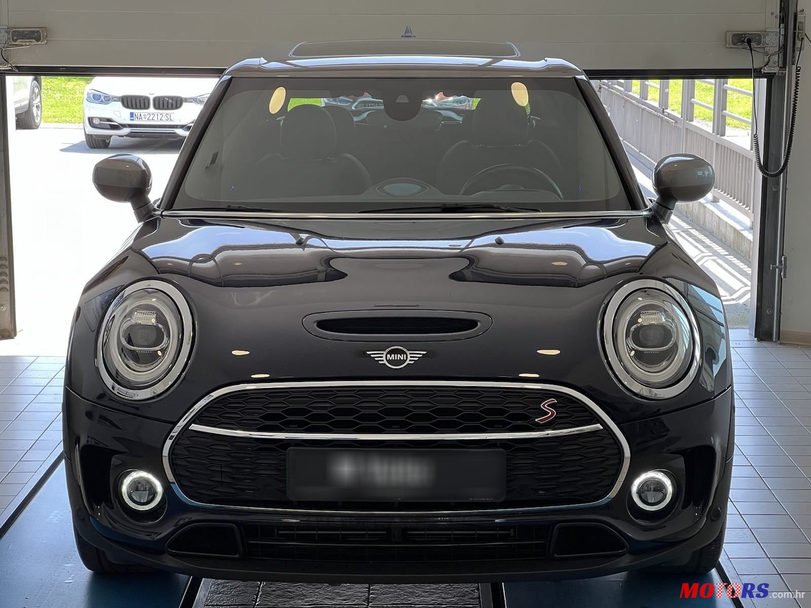 2019' MINI Clubman Cooper Sd photo #2