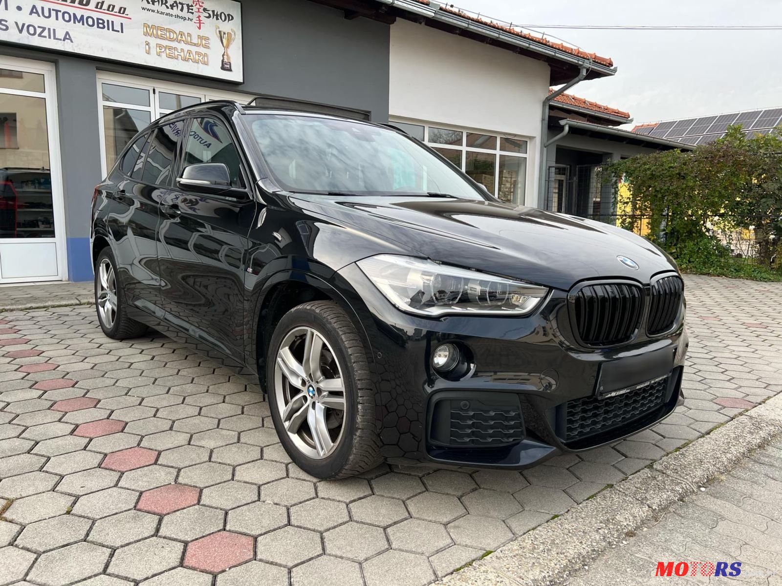 2017' BMW X1 18D photo #1