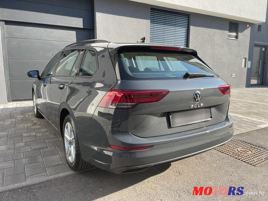 2021' Volkswagen Golf VIII Variant photo #3