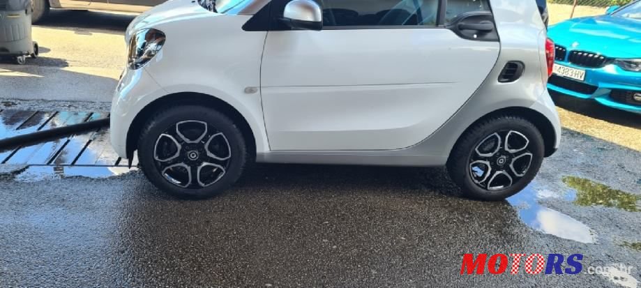 2019' Smart Fortwo Coupe photo #2