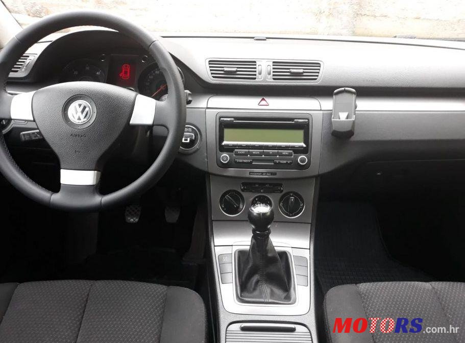 2008' Volkswagen Passat 1,9 Tdi photo #1
