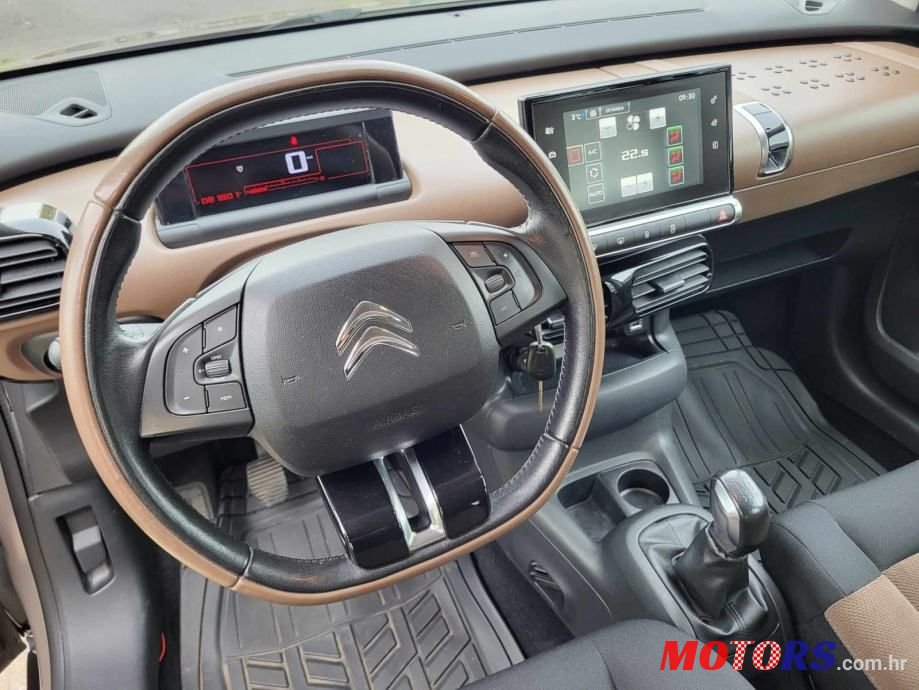 2014' Citroen C4 Cactus 1,2 Vti photo #2