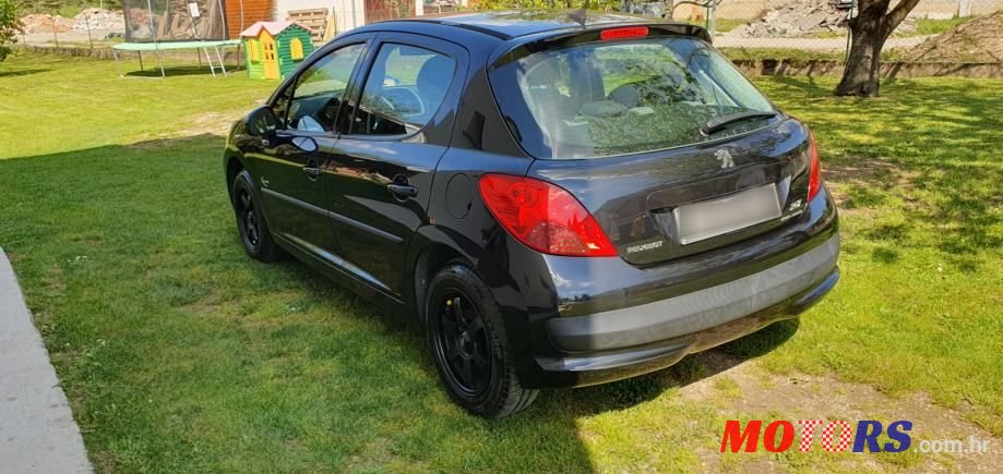 2009' Peugeot 207 photo #5