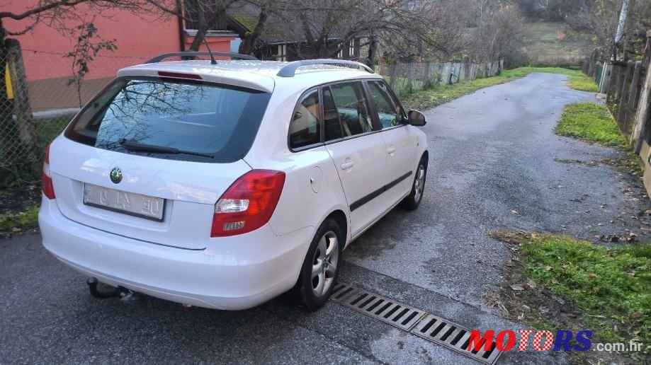 2011' Skoda Fabia Combi photo #4