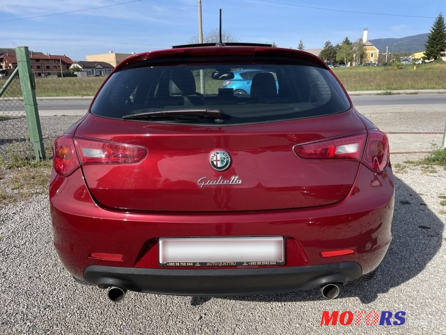 2011' Alfa Romeo Giulietta 2,0 photo #6