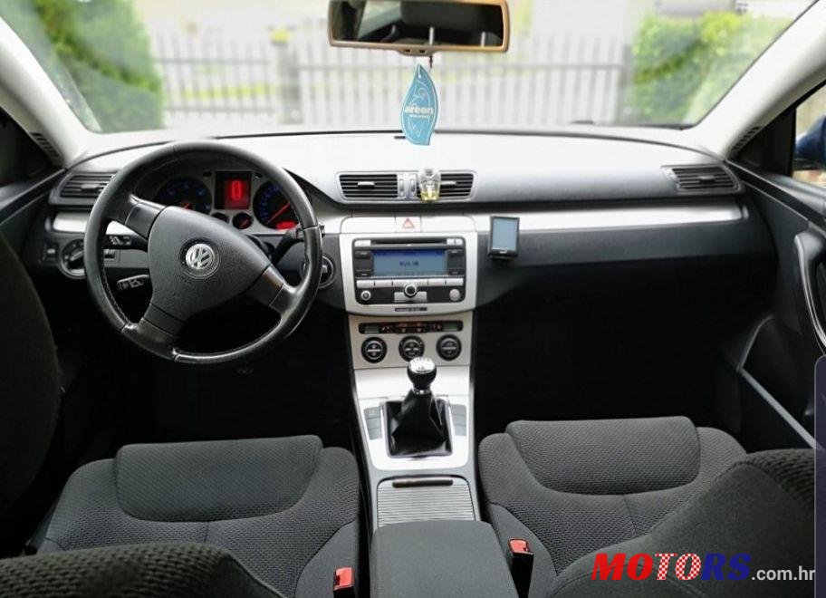 2007' Volkswagen Passat Variant 2,0 Tdi photo #2