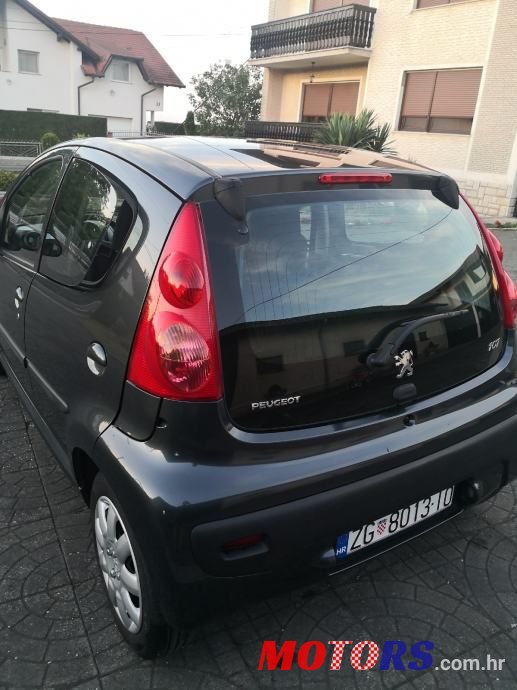 2011' Peugeot 107 1,0 photo #3