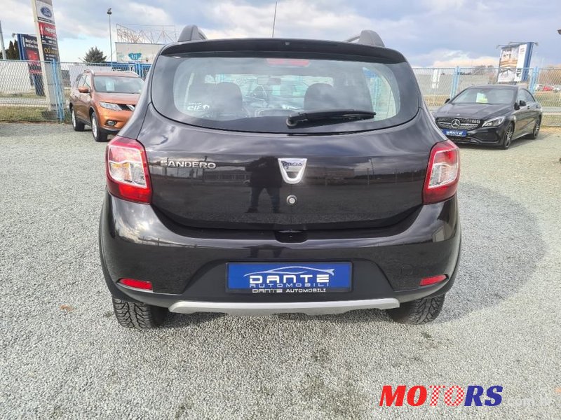 2015' Dacia Sandero photo #6