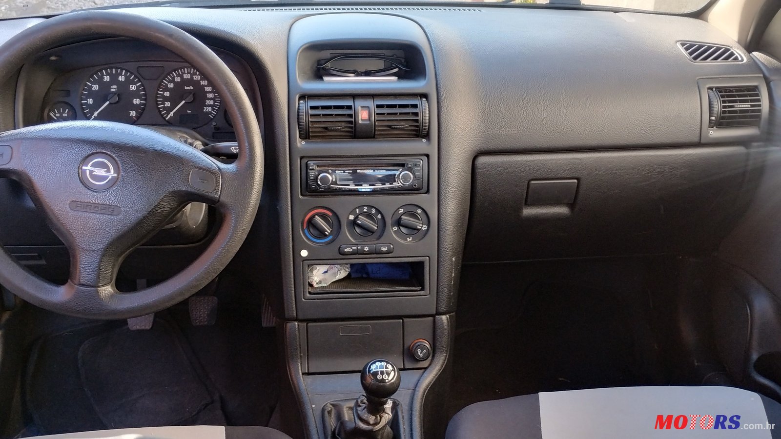 2006' Opel Astra 1.4 16v photo #4