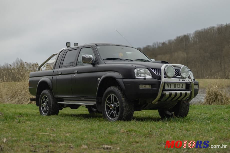2003' Mitsubishi L200 Pick-Up photo #1