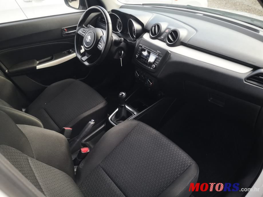 2021' Suzuki Swift 1,2 photo #5