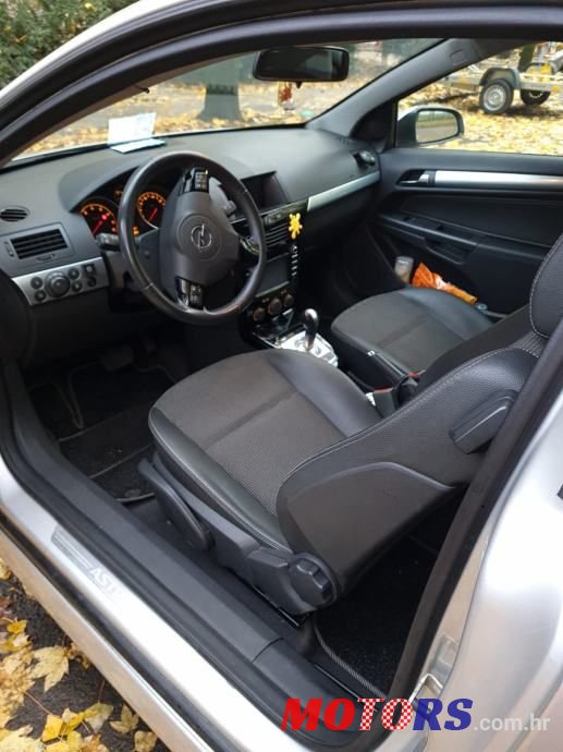 2009' Opel Astra Sport photo #6