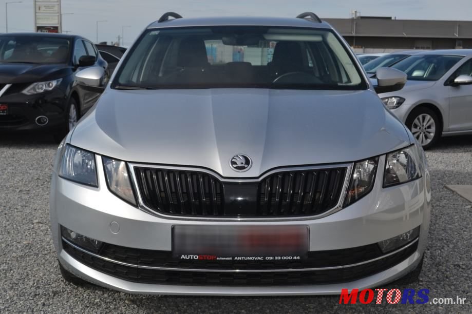 2018' Skoda Octavia Combi photo #2