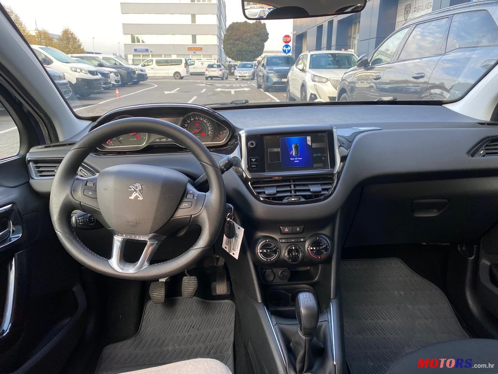 2014' Peugeot 208 1,2 Puretech 82 photo #6