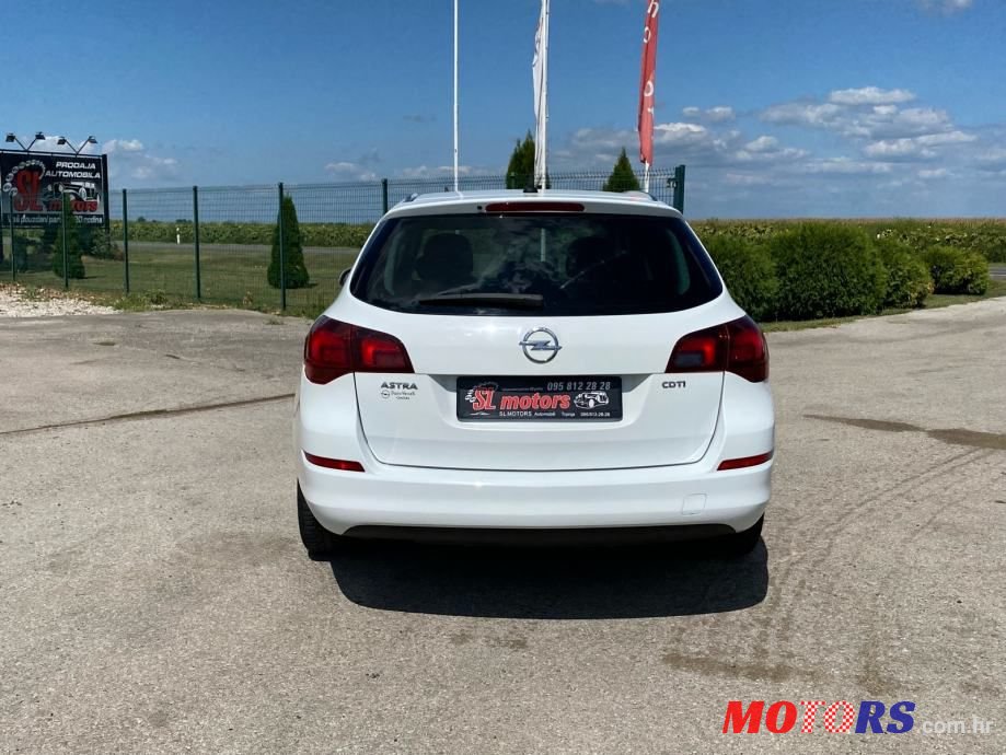 2011' Opel Astra Karavan photo #6