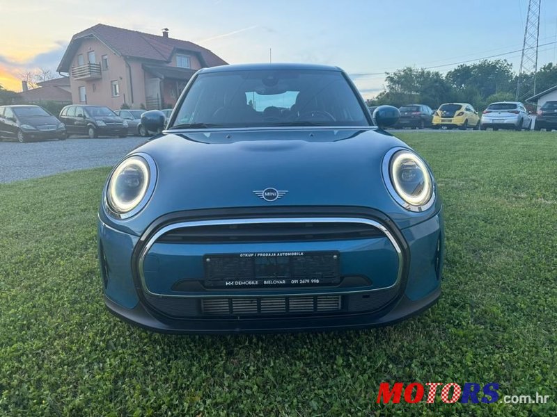 2021' MINI Cooper photo #6