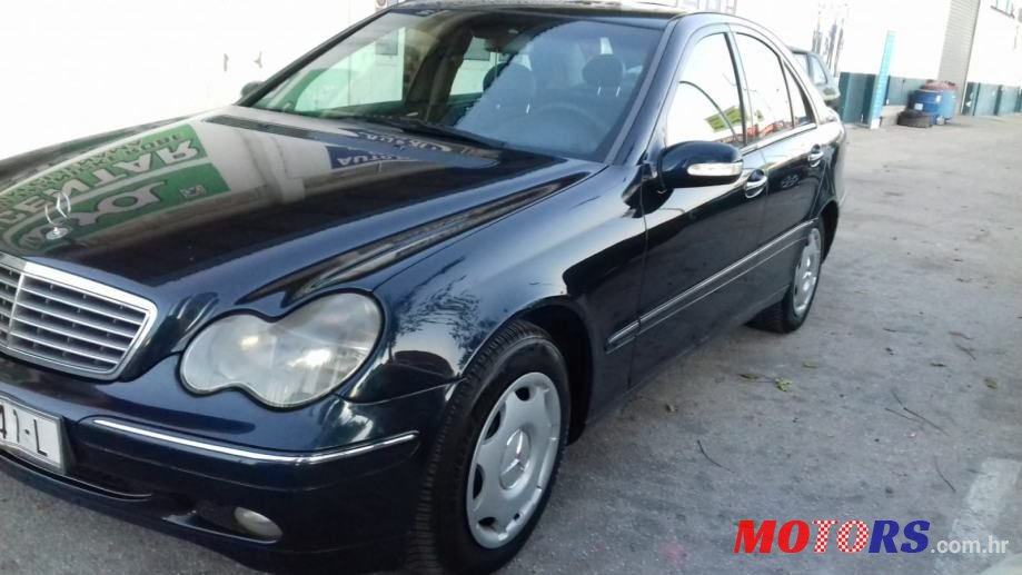 2002' Mercedes-Benz C-Klasa 220 photo #1