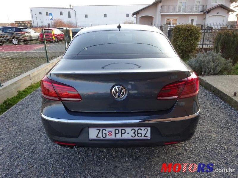 2013' Volkswagen Passat 2.0Tdi photo #5