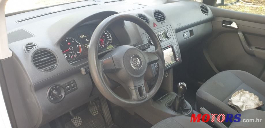 2012' Volkswagen Caddy photo #5