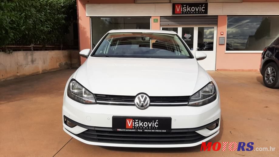 2020' Volkswagen Golf 7 1.6 Tdi photo #2