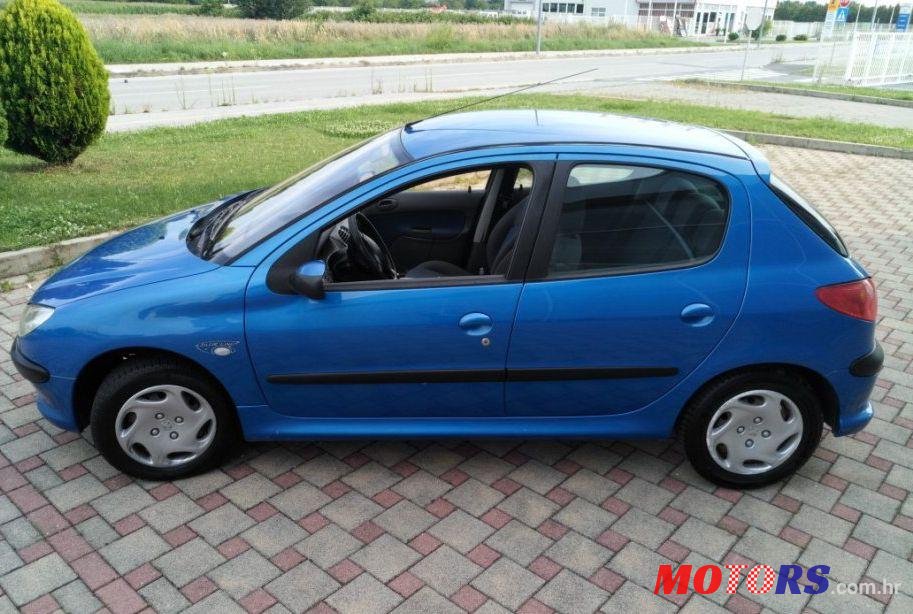 2004' Peugeot 206 206 Xt 1,4 Hdi photo #1