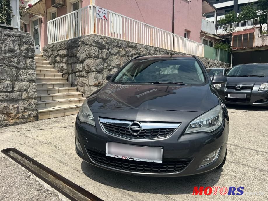 2012' Opel Astra 1,7 Cdti photo #2