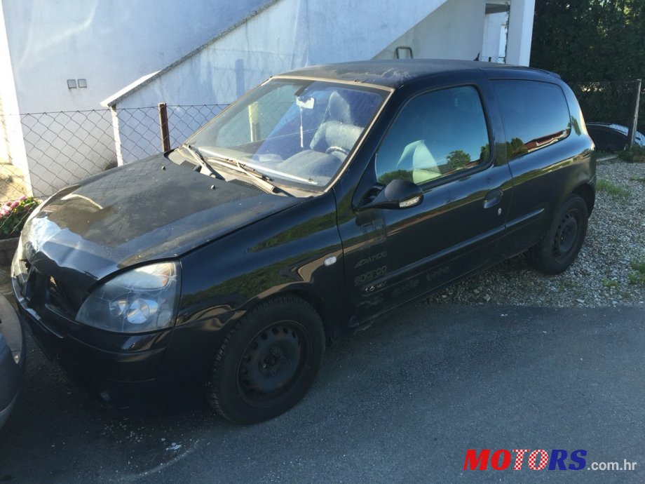 2002' Renault Clio photo #1