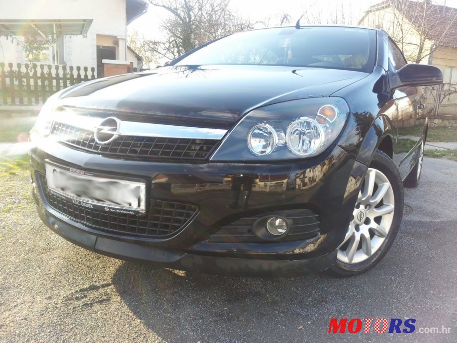 2008' Opel Astra photo #1