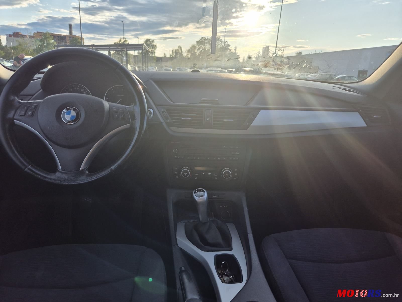 2010' BMW X1 Sdrive20D photo #2