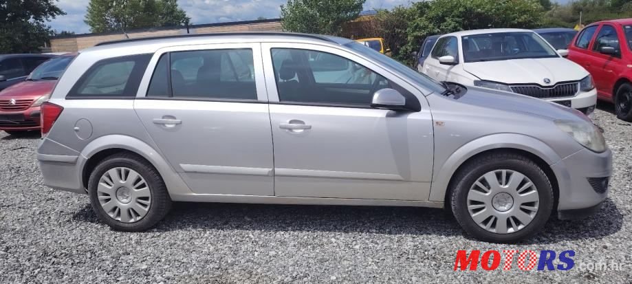 2008' Opel Astra 1,7 Cdti photo #3