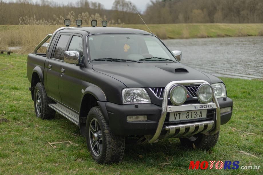 2003' Mitsubishi L200 Pick-Up photo #2